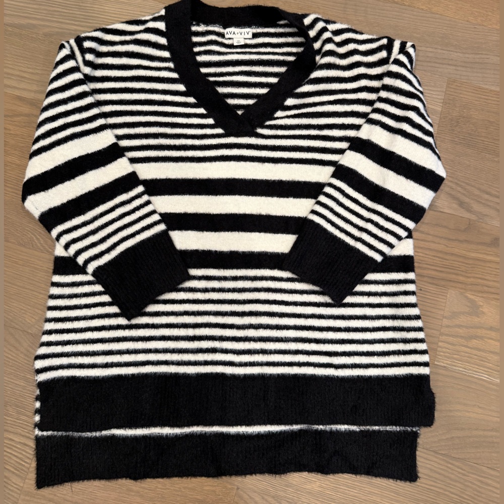 Ava & Viv Black and White Striped Sweater